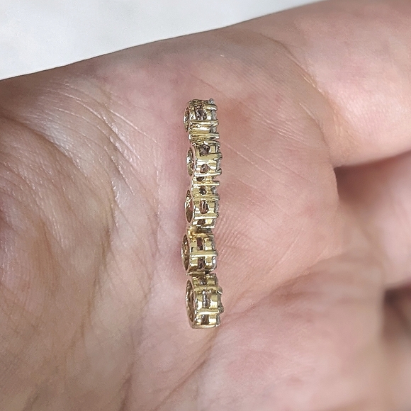 10K solid gold diamond five flower cluster pendant - Picture 8 of 11